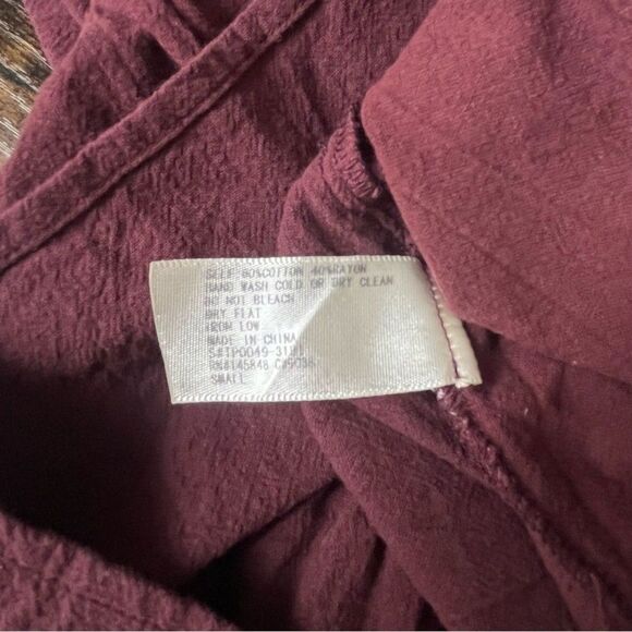 Everly Maroon Button Down Blouse Small - Picture 5 of 5